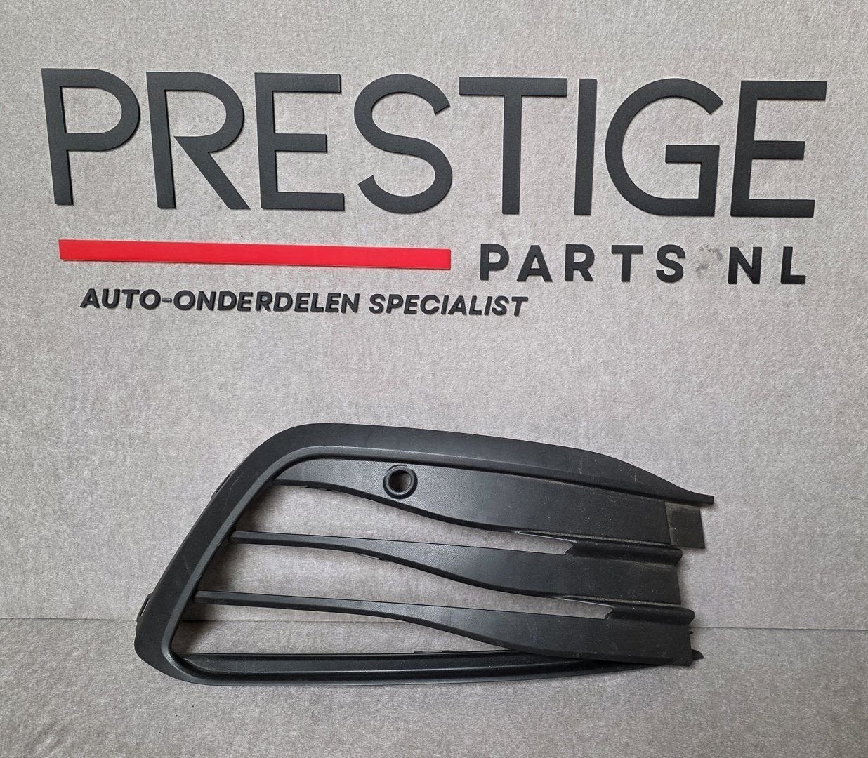 Voorbumper Rooster VW Golf 8 VIII Highline Rechts 5H0853666J, Arrière, -, Utilisé, -