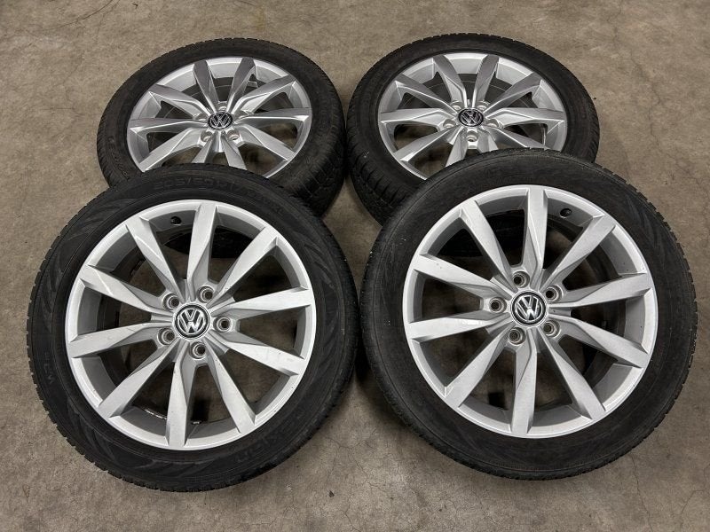 17 inch Dijon velgen + winterbanden Volkswagen Golf set 2, Autos : Pièces & Accessoires, Pneus et Jantes, Pneus hiver, -, 205 mm