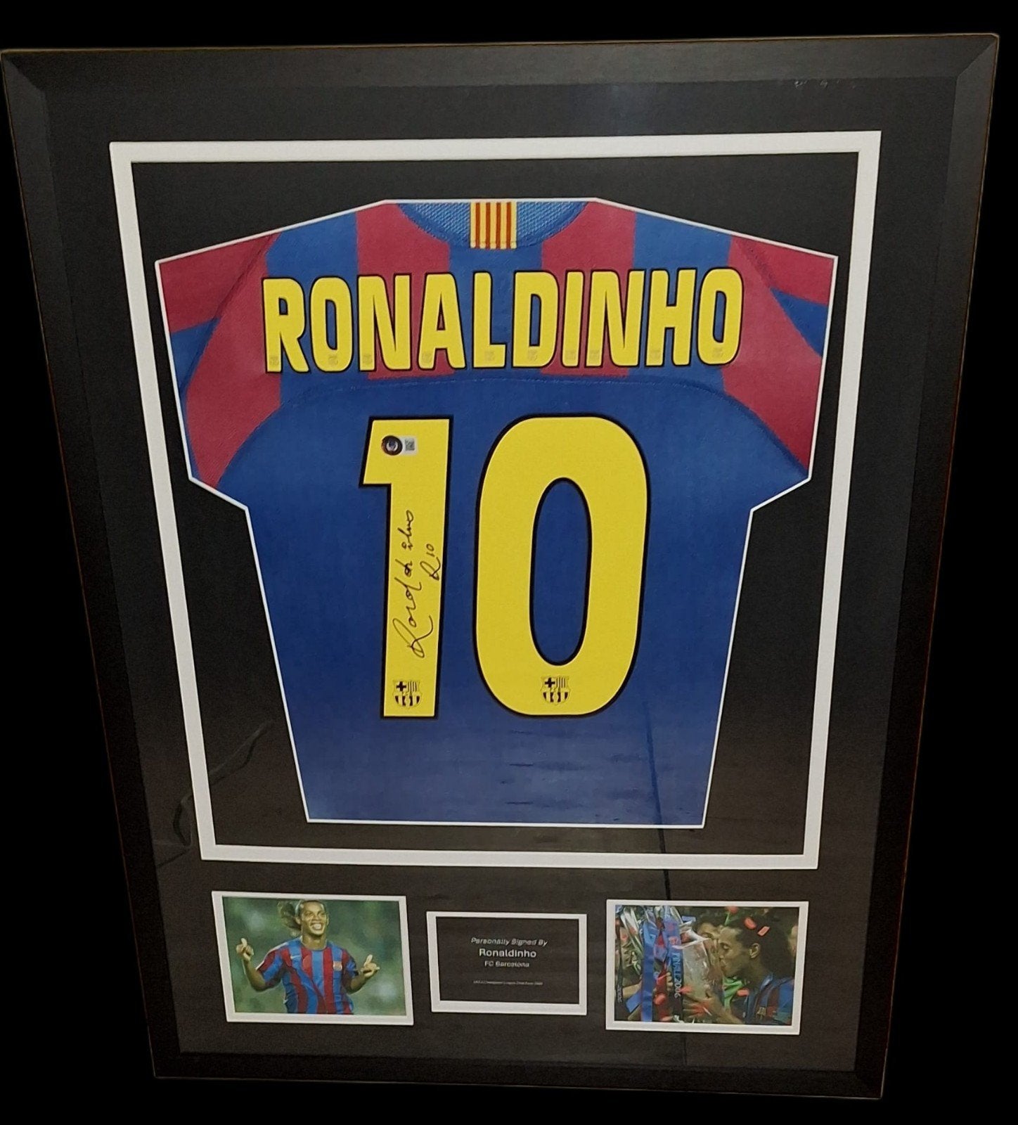 Ingelijst Barcelona shirt gesigneerd door Ronaldinho Beckett, Verzamelen, Sportartikelen en Voetbal, Ophalen of Verzenden, Shirt