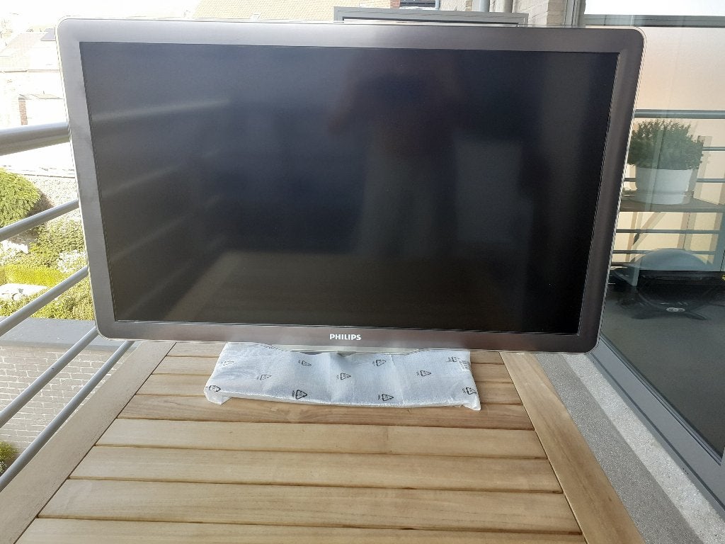 Téléviseur LED Philips avec Ambilight - 37 pouces, Philips, LED, Enlèvement, Full HD (1080p)