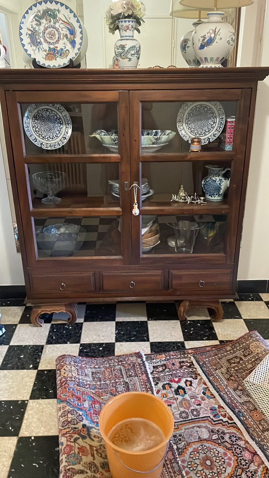 Vitrine en bois massif, Antiquités & Art, Enlèvement