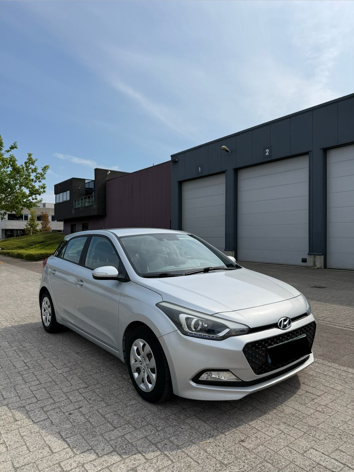 Hyundai I20 1.2 | Eerste Eigenaar | Benzine | Manu | 23850km, Autos, Hyundai, Argent ou Gris, Achat, Cruise Control, Euro 6