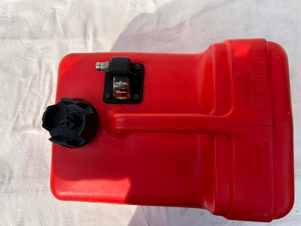 Benzine tank voor motorboot, Ophalen, Zo goed als nieuw