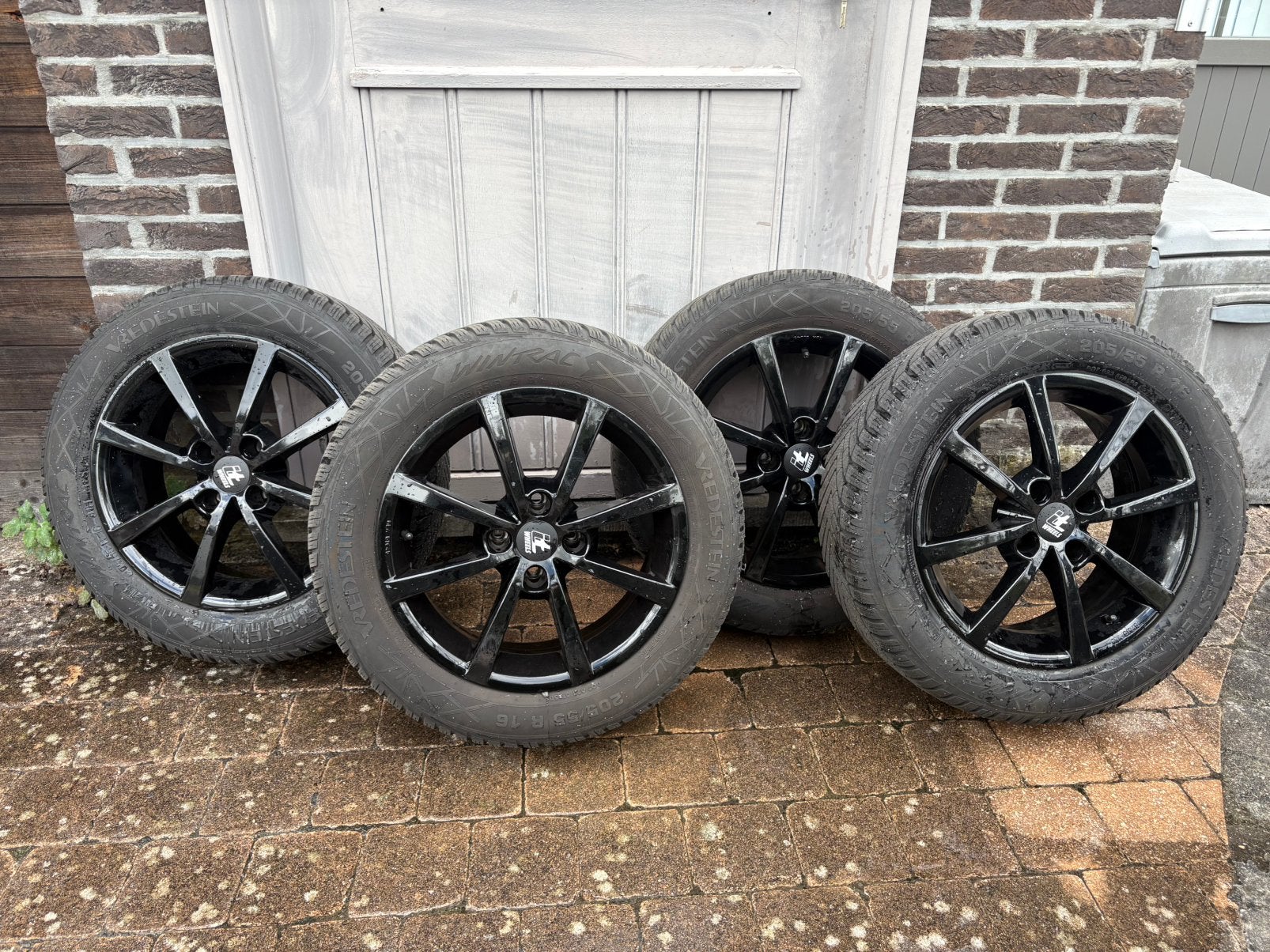 Zo goed als nieuwe set winterbanden, Auto-onderdelen, Ophalen, Winterbanden, Velg(en)