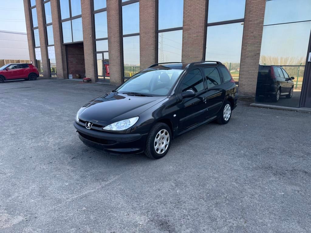 Peugeot 206 1.1 essence, Auto's, Bedrijf, Handgeschakeld, 5 deurs, Elektrische ramen