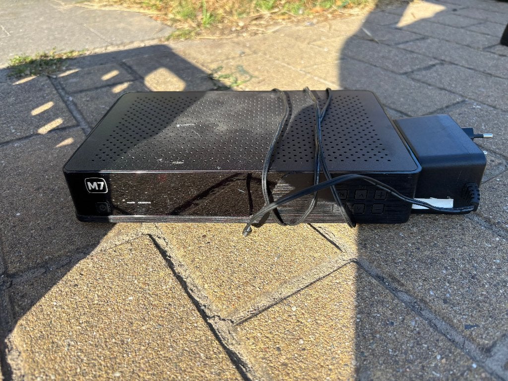 M7 digt satelierreceiver, Ophalen of Verzenden, Gebruikt