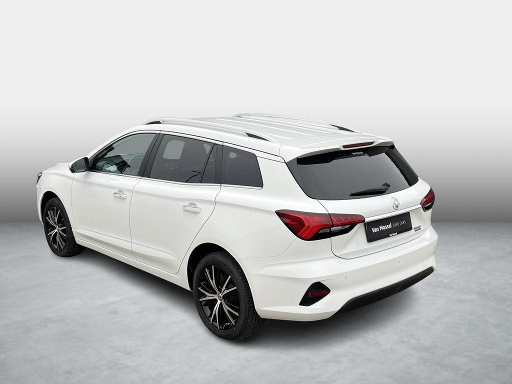 MG MG5 Long Range 61 kWh LUXURY, Auto's, MG, https://public.car-pass.be/vhr/5bd1099d-f957-4276-ba2c-f716017d0235, Stof, Gebruikt