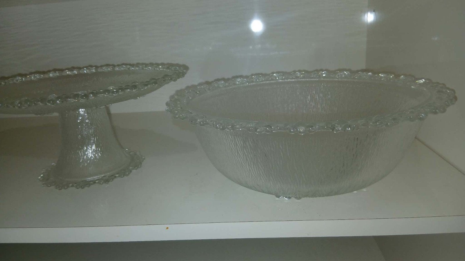 glazen taartplateau en glazen kom van geperst glas, Ophalen