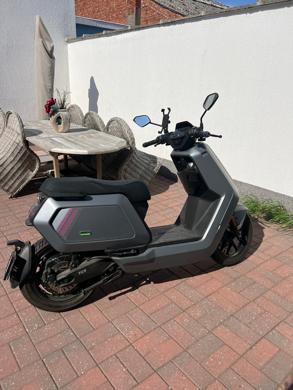 NIU NQIX 150, Vélos & Vélomoteurs, Scooters | Kymco, Enlèvement, Comme neuf