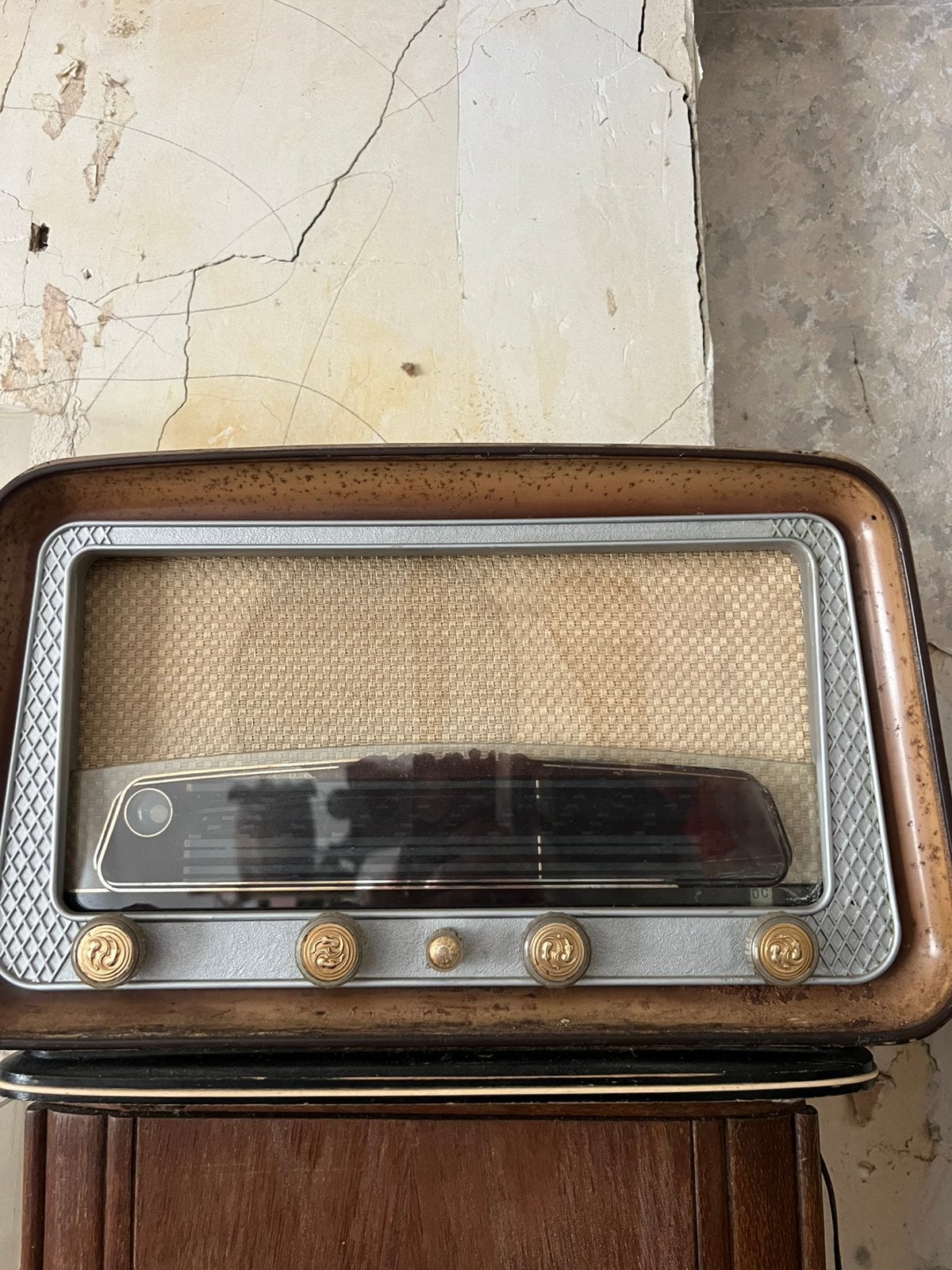 Radio ancienne, Enlèvement