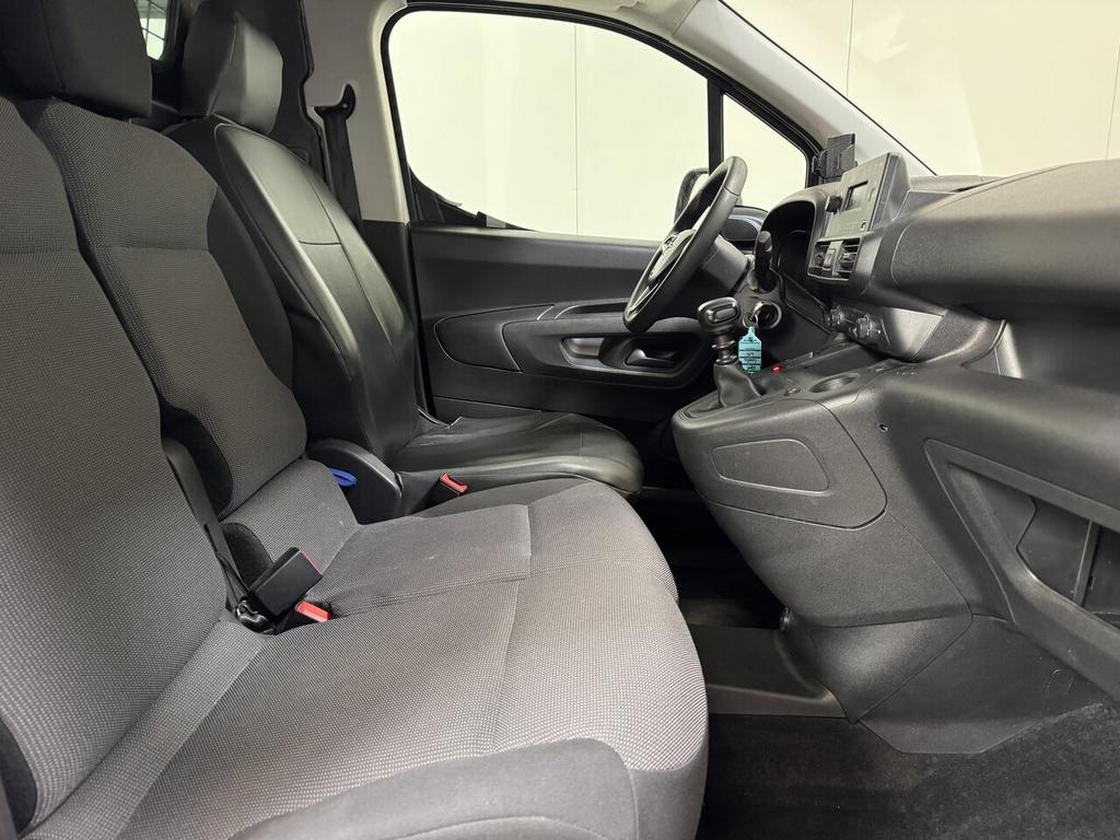 Opel Combo 1.5d Man. 3 pl. - Lichte Vracht - Airco - Topsta, Auto's, Bestelwagens en Lichte vracht, Euro 6, 0 kg, Wit, https://public.car-pass.be/vhr/d8de63fd-03e5-4a15-8584-bcd17730bff3
