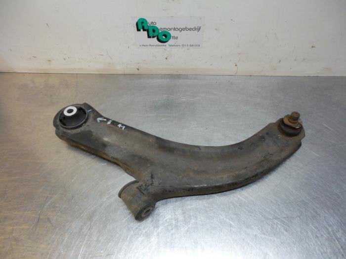 Bras de suspension avant gauche d'un Nissan Micra (Micra 03-, Autos : Pièces & Accessoires, Suspension & Châssis, Nissan, Utilisé