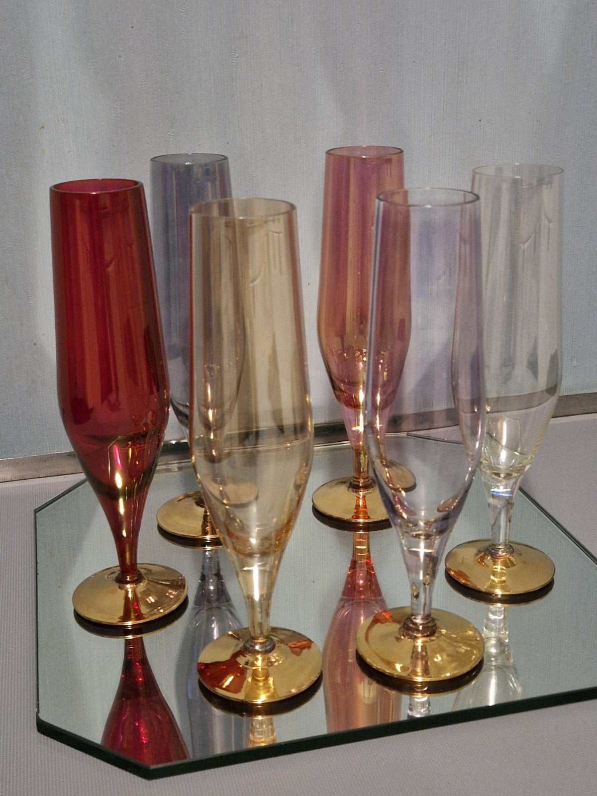 6 vintage verschillend gekleurde champagneglazen, Ophalen