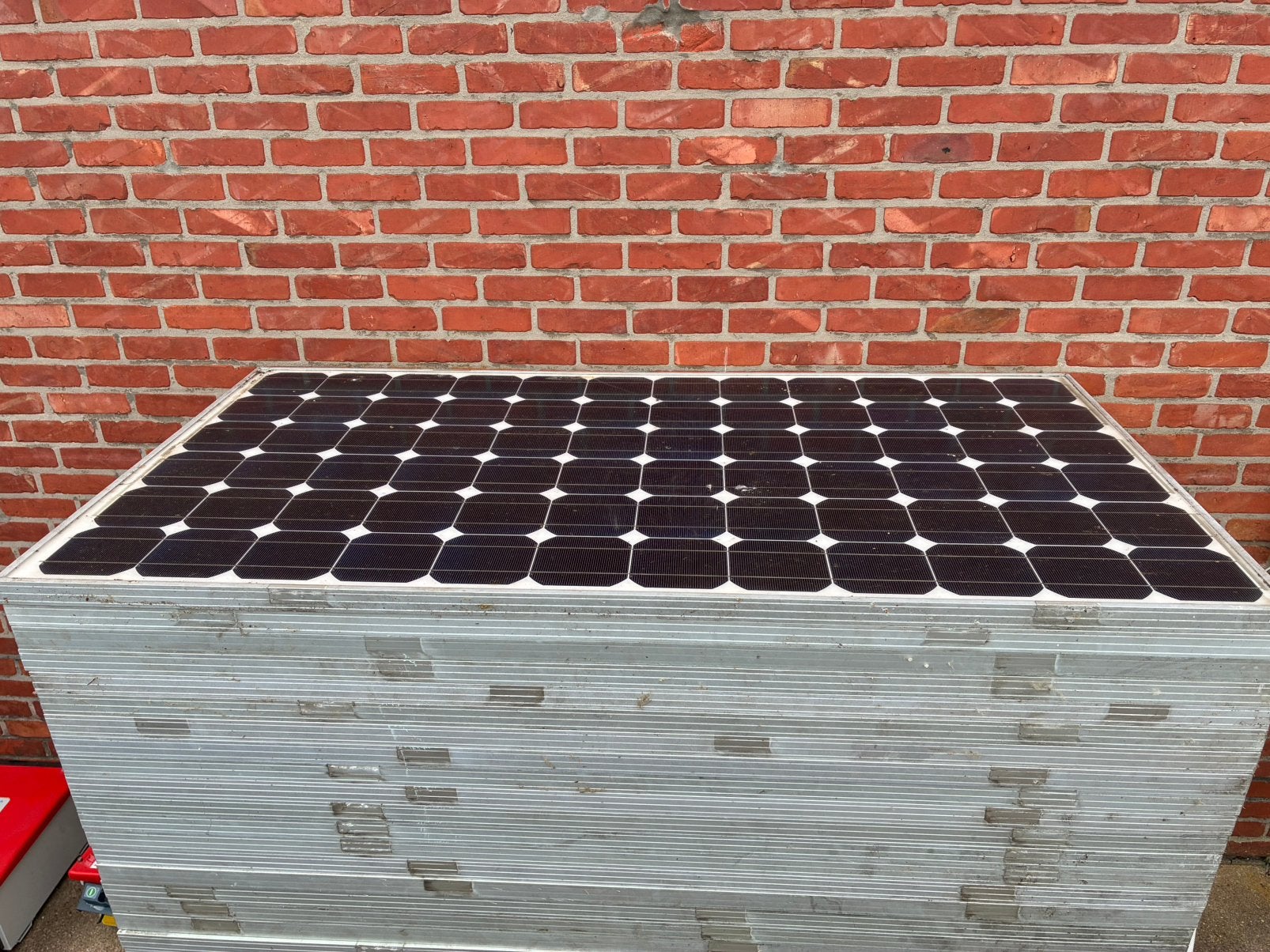 36 Zonnepanelen met omvormer, Ophalen, Gebruikt, Compleet systeem, 100 tot 200 wattpiek