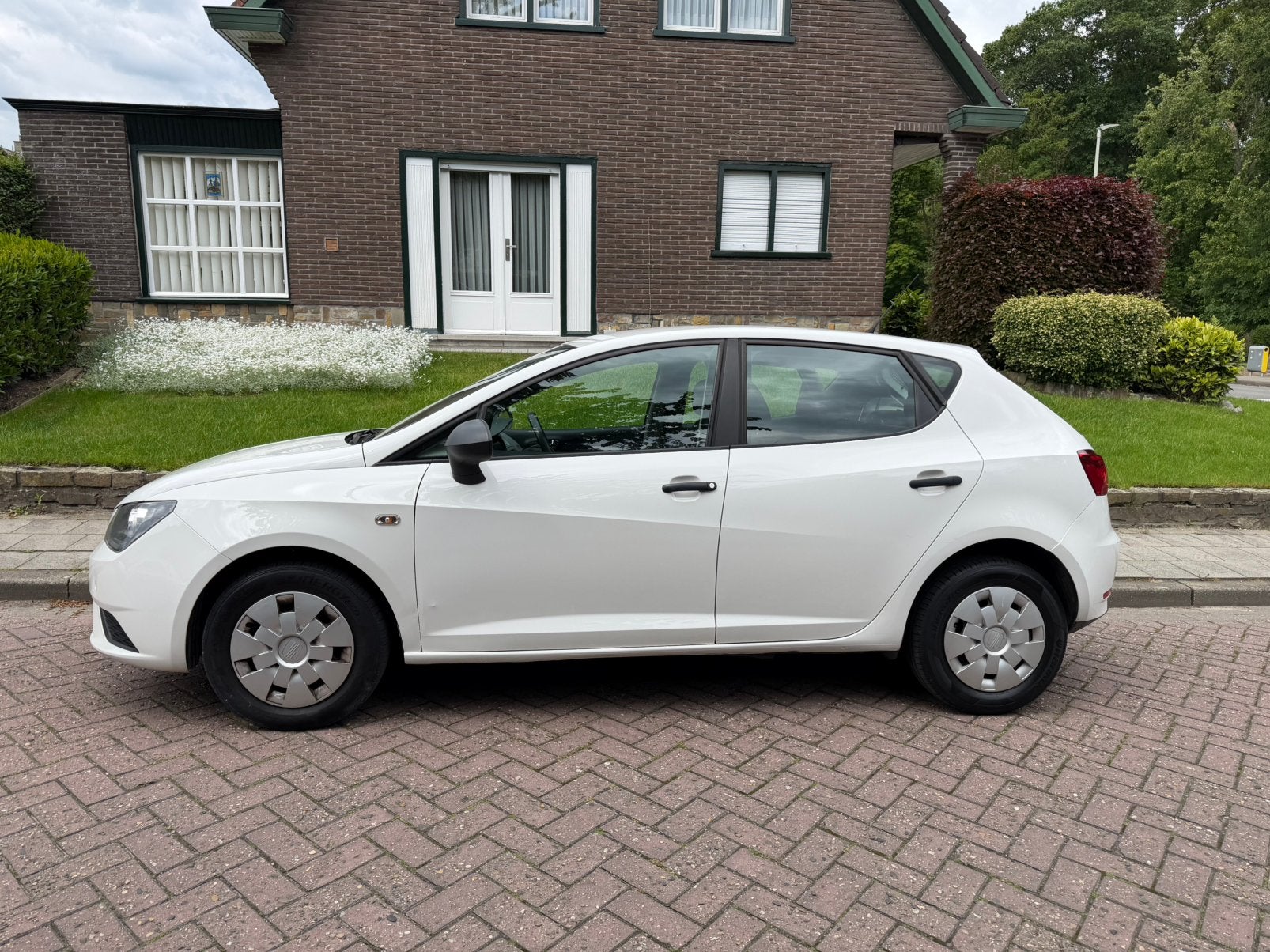 Seat Ibiza 1.2 i benzine 1ste eigenaar Airco Euro5 gekeurd, Auto's, Seat, Euro 5, Ibiza, Bedrijf, Handgeschakeld