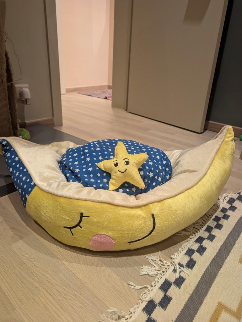 Kattenmand/knuffelbed maan, Dieren en Toebehoren, Kattenmanden, Ophalen, Zo goed als nieuw, Pluche