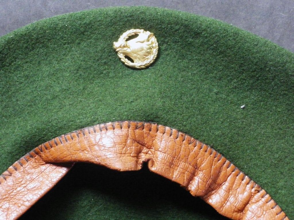 Béret fraternelle des Chasseurs ardennais fin années 1940, Envoi, Armée de terre, Casque ou Béret