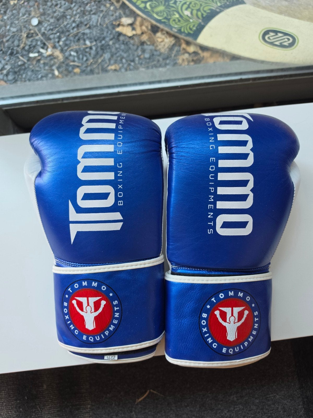 Gants de boxe TOMMO, Enlèvement, Comme neuf, Gants de boxe