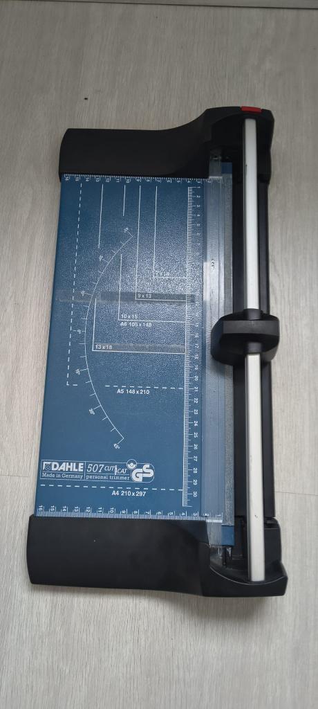 Coupe-papier Dahle 507, Enlèvement