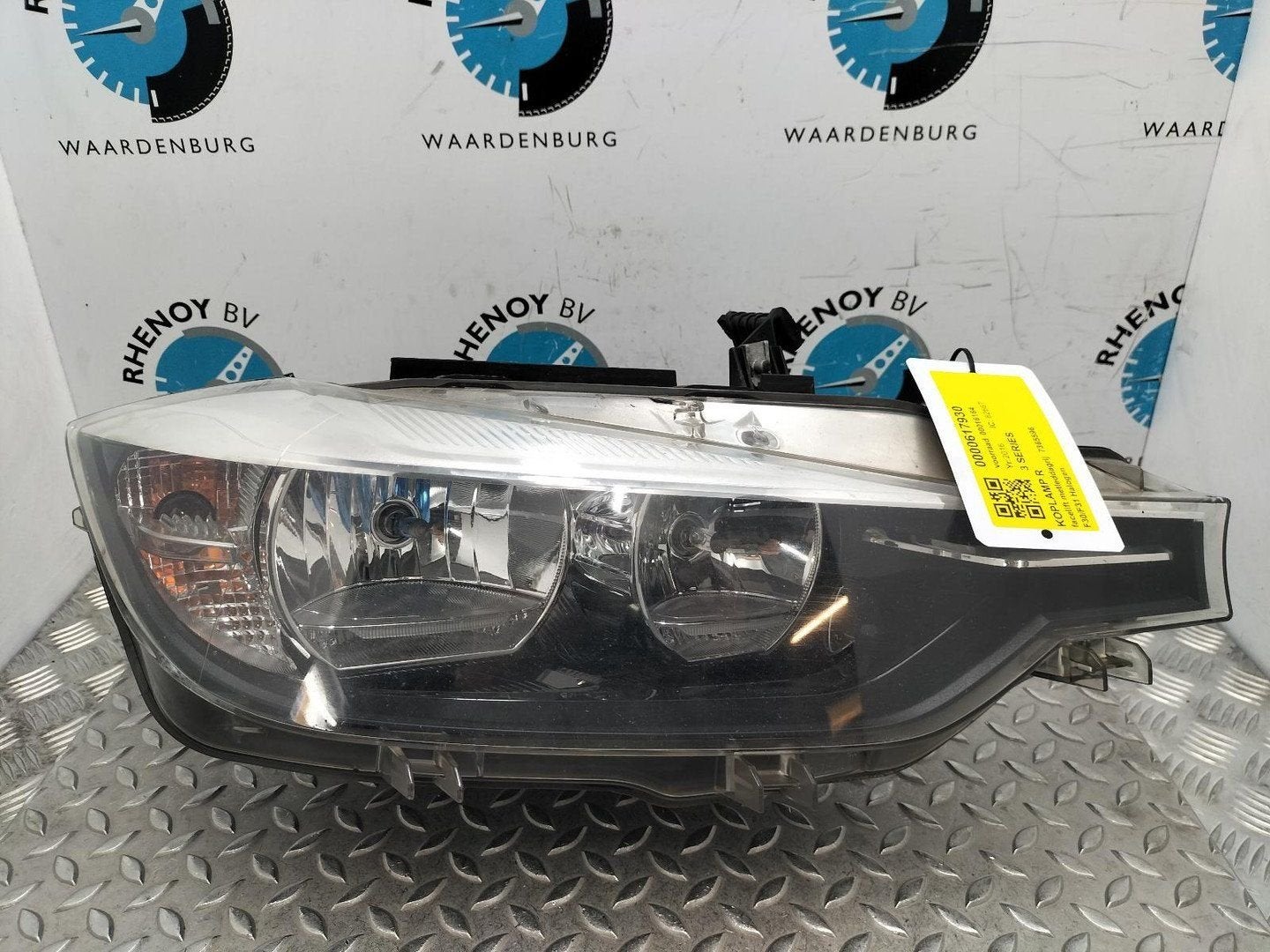 BMW 3 SERIES F30LCI 316d Corp.L Luxury  KOPLAMP R 2016, Enlèvement ou Envoi, Utilisé, Stiba membre