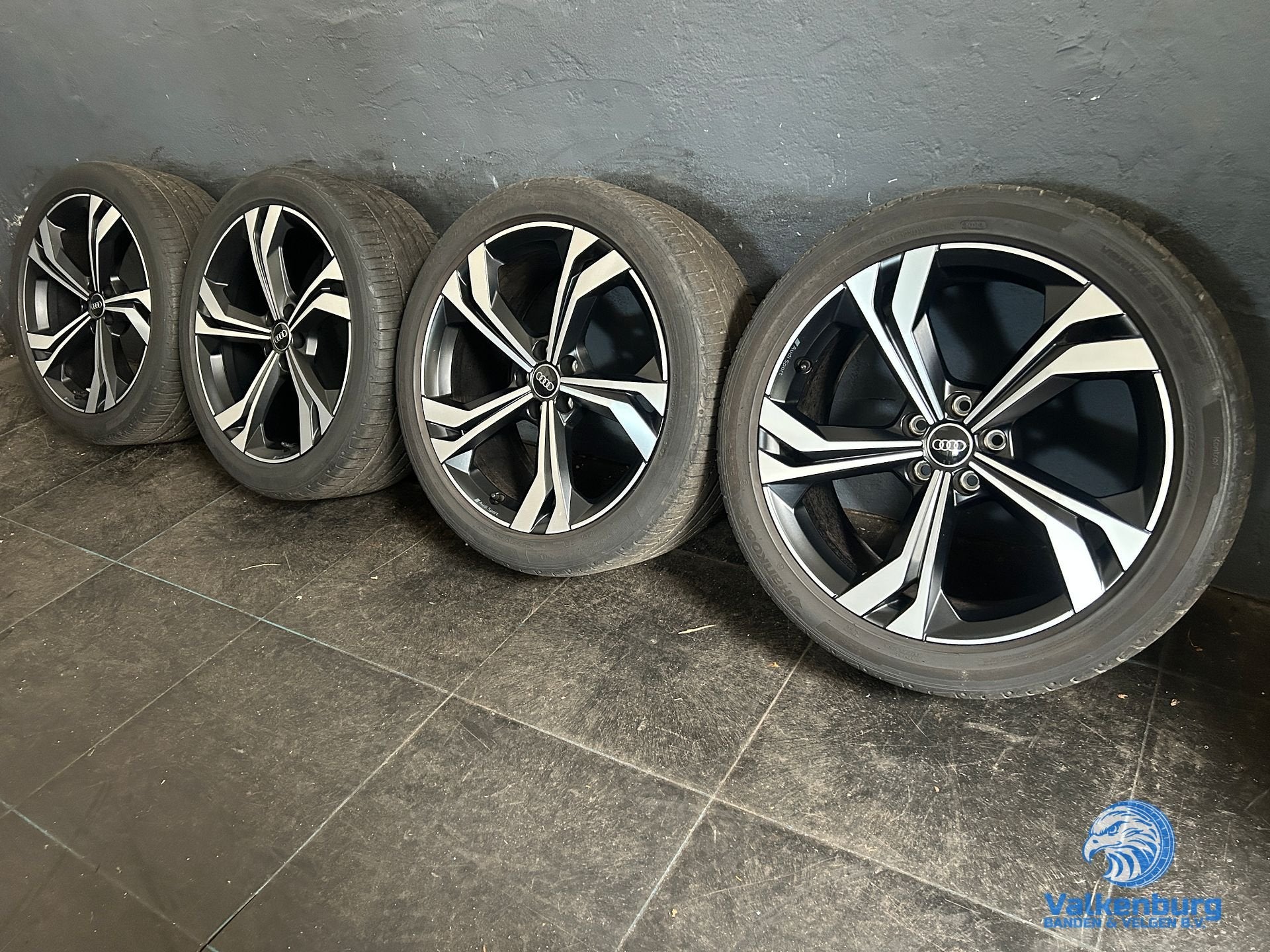 7-8mm! Originele Audi Q3 SQ3 RSQ3 F3 83A Audi sport 20 inch, Autos : Pièces & Accessoires, Pneus et Jantes, 255 mm, Véhicule de tourisme