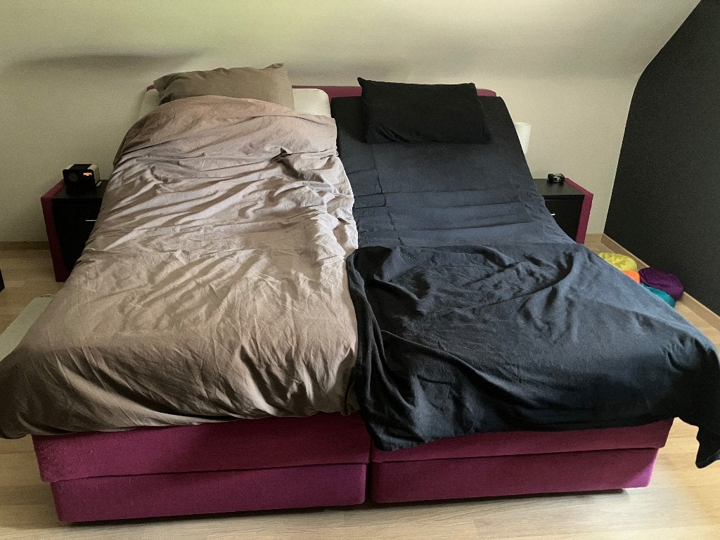 2 delege Elektrische boxspring met nachtkastjes., Ophalen, Gebruikt, Paars, Tweepersoons