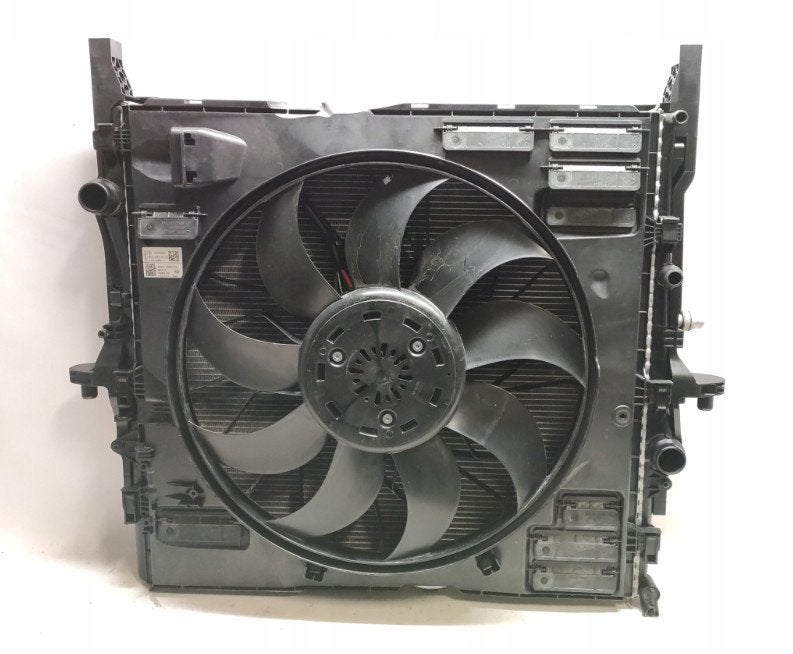Ensemble de refroidissement pour radiateur Mercedes Sprinter, Mercedes-Benz AG, Mercedes-Benz, Utilisé, Mercedesstrasse 120
70372  Stuttgart, DE