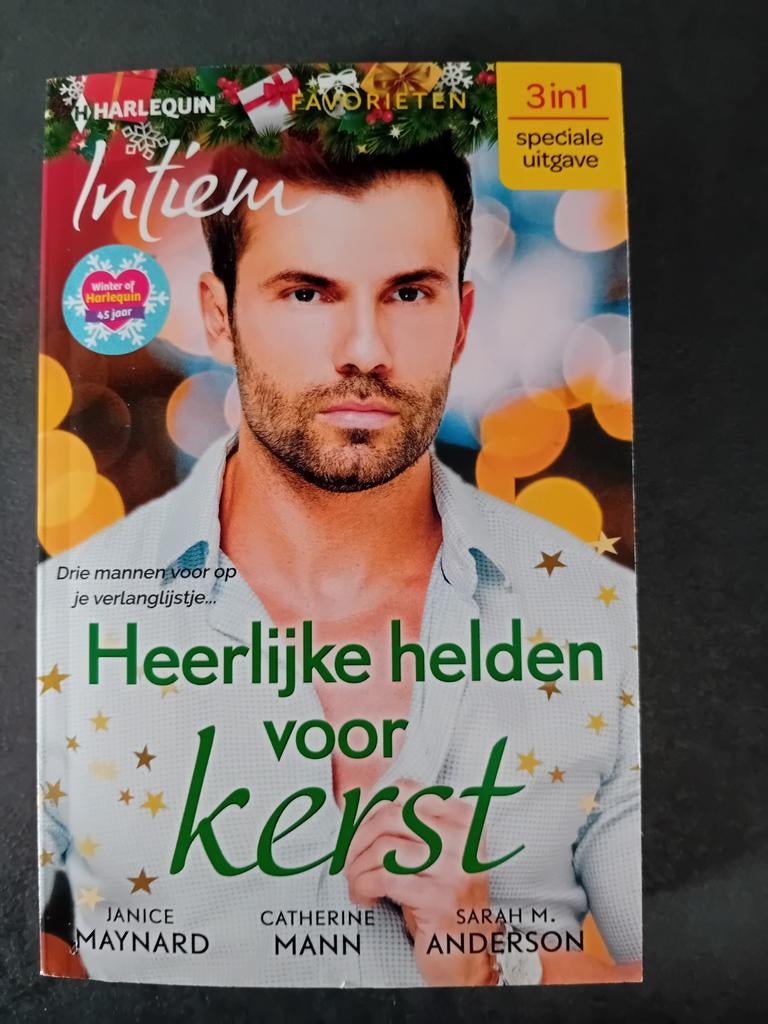 Heerlijke helden voor kerst 3 verhalen Harlequin Intiem, Boeken, Ophalen of Verzenden, Zo goed als nieuw