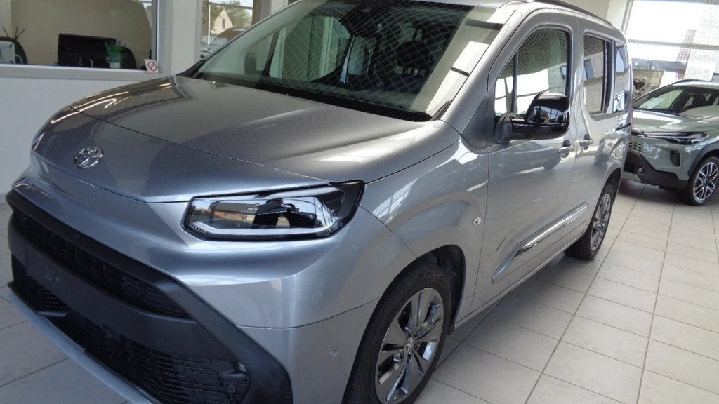 Toyota ProAce CITY VERSO TRACK (bj 2024, automaat), Auto's, Toyota, Automaat, Gebruikt, Zwart, 4 cilinders