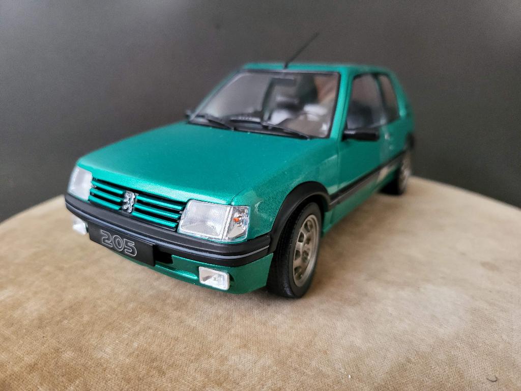 Peugeot 205 GTI Griffe Solido 1/18e neuve, en boîte., Ophalen of Verzenden, Nieuw, Auto, Solido