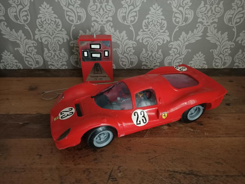 Ferrari P4 (Radio Control) 1:10 (EIGI Italy) jaren 60, Antiek en Kunst, Verzenden