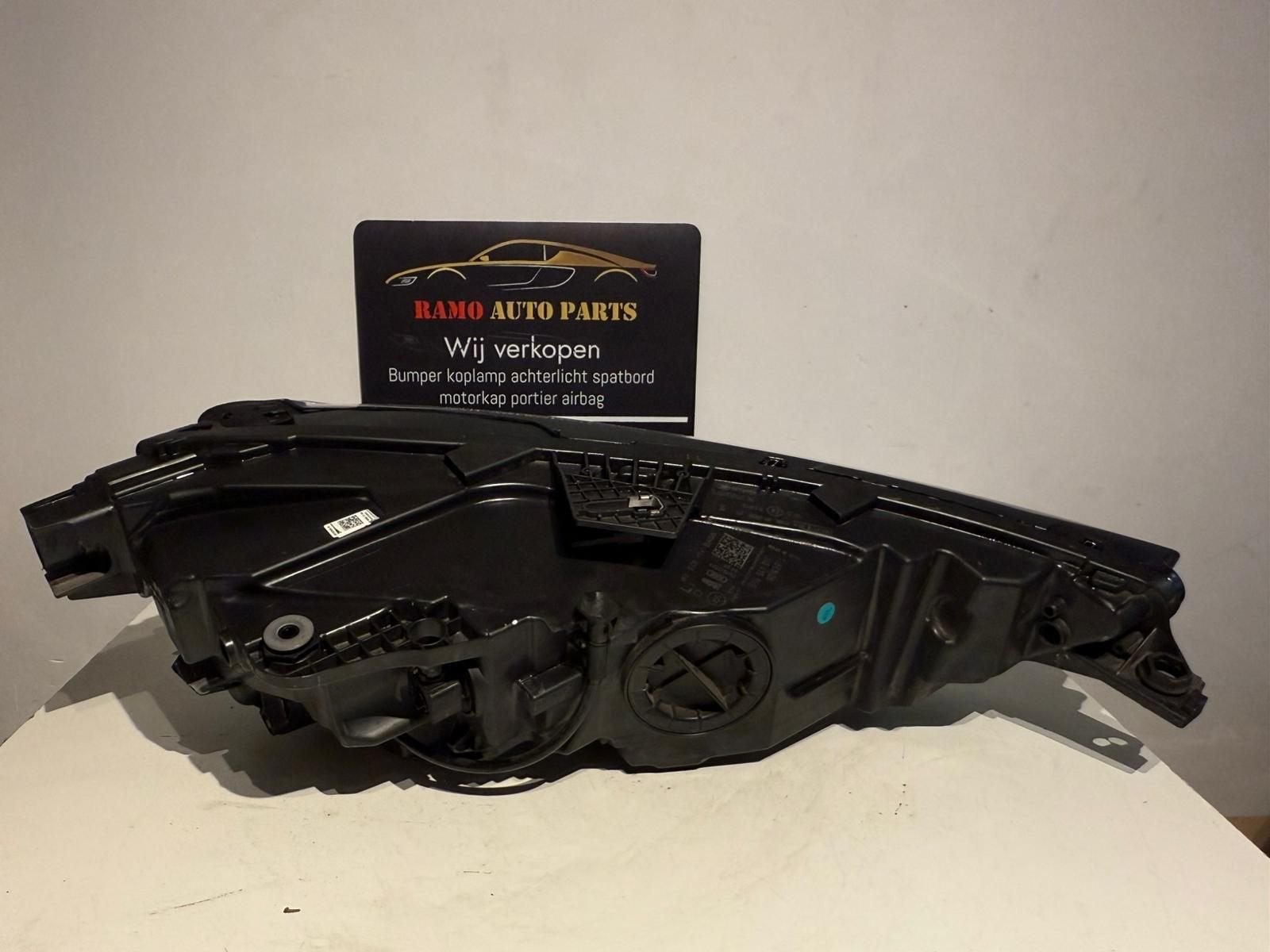 AUDI A3 8Y KOPLAMP FULL LED LINKS 8Y0941011 90193975, Gebruikt, -, -, -