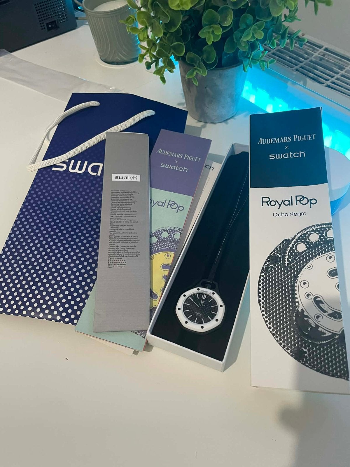 Swatch x AP Royal Pop Ocho Negro, Ophalen of Verzenden, Zo goed als nieuw
