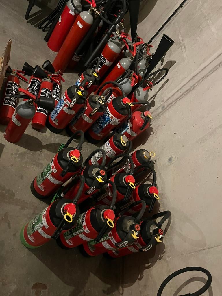 Allerlei brandblussers, Ophalen, Zo goed als nieuw