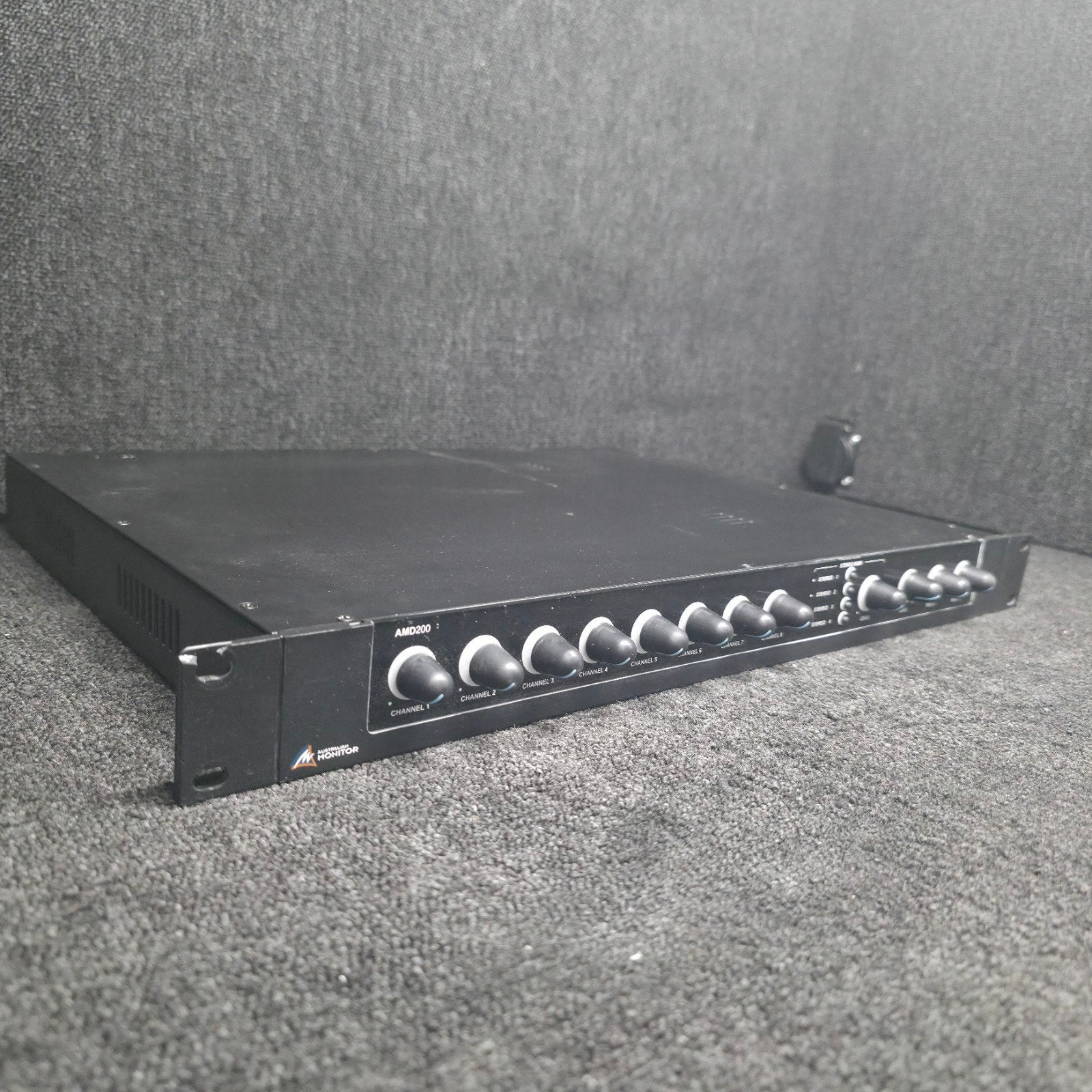 AUSTRALIAN monitor   AMD200   mixer amplifier 



AUSTRALIAN, Enlèvement ou Envoi