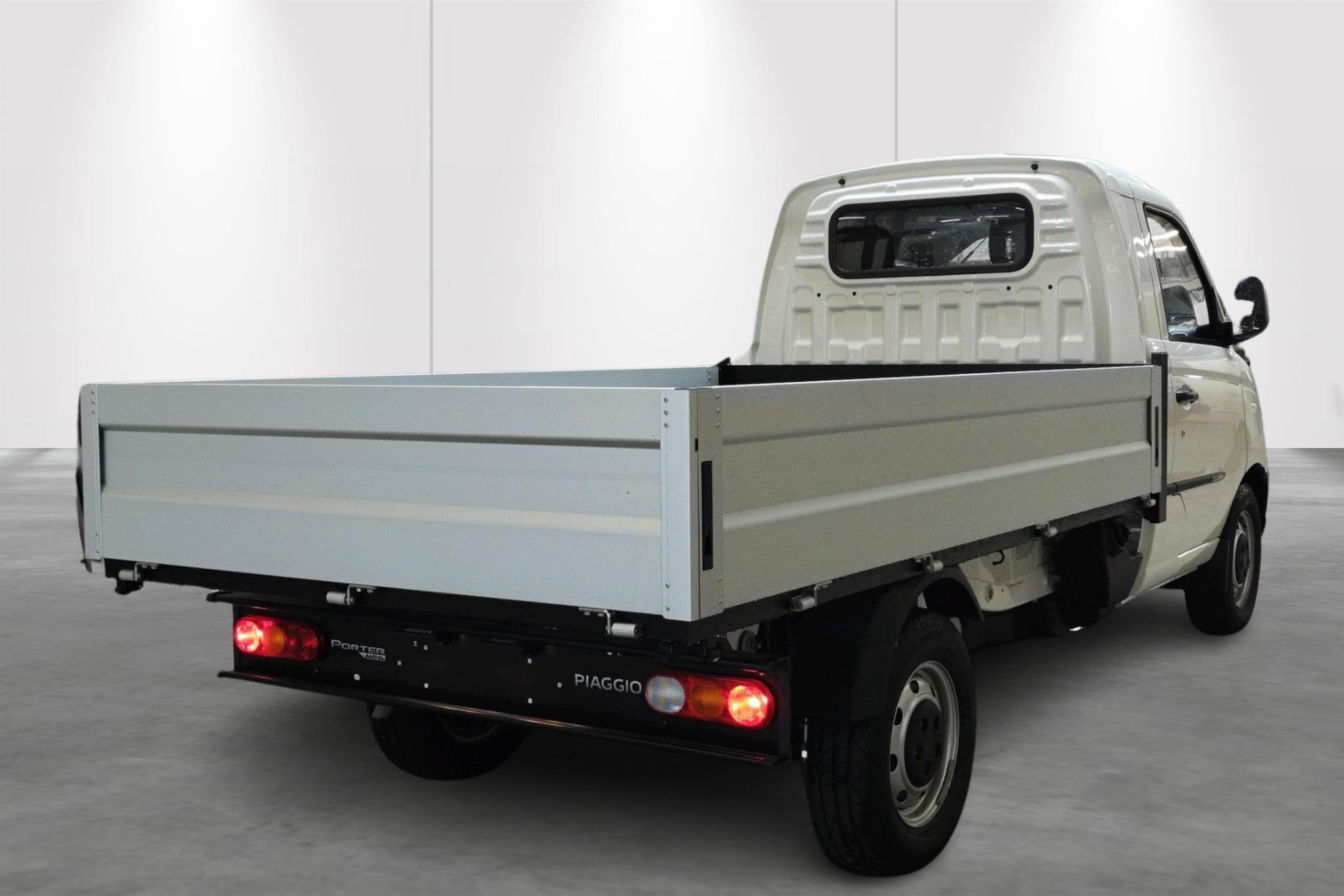 Piaggio Porter NP6 SWB DECK 307, Autos, 600 kg, 2 places, Boîte manuelle, Noir