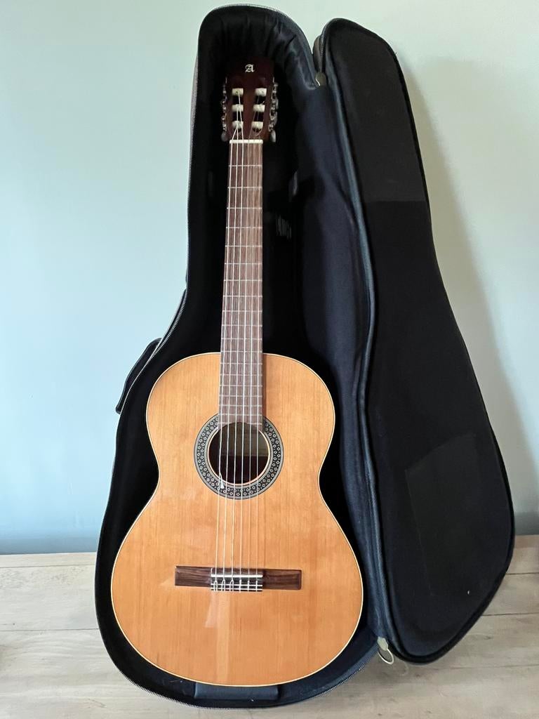 Alhambra 1c beginners gitaar, Muziek en Instrumenten, Snaarinstrumenten | Gitaren | Akoestisch, Zo goed als nieuw, Ophalen
