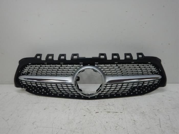 Grille Mercedes CLA (22726675), Enlèvement ou Envoi, Utilisé