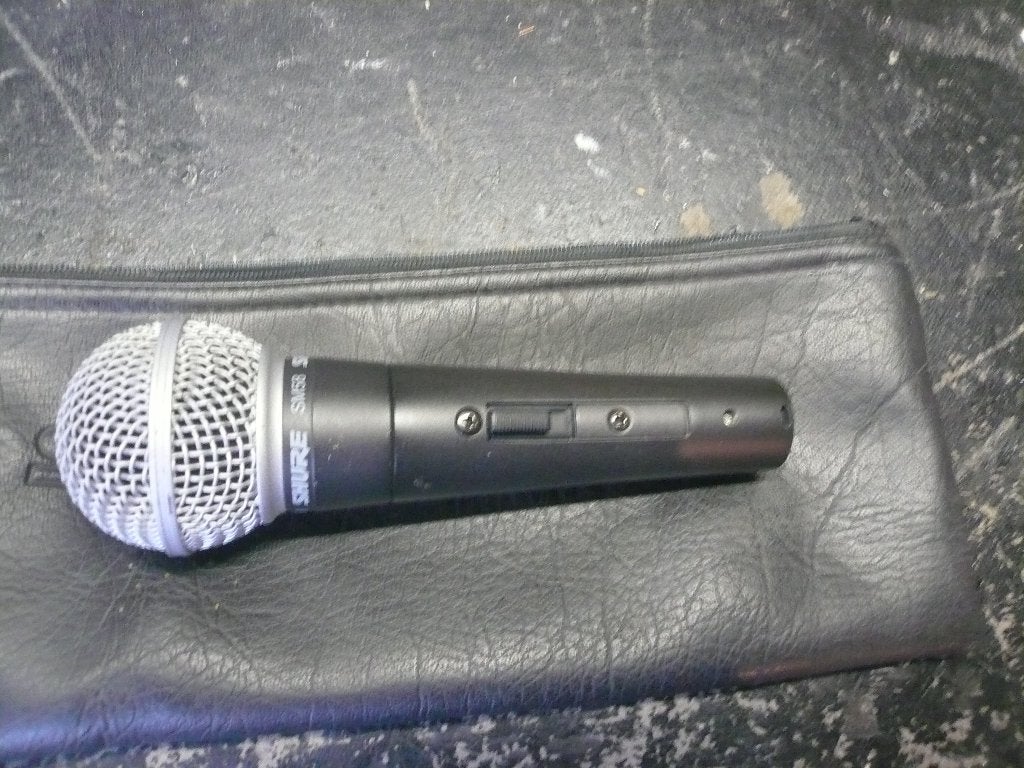 2 micros SHURE, Enlèvement ou Envoi, Comme neuf, Micro chant