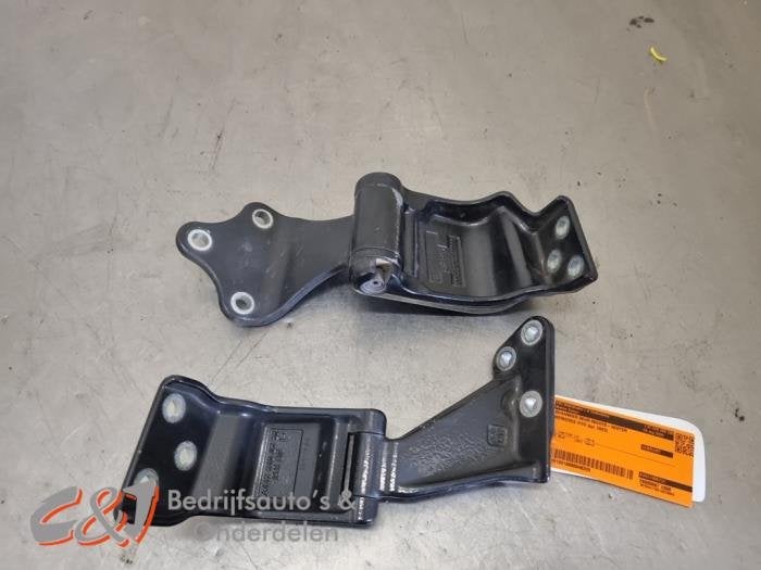 Charnière porte arrière droite d'un Mercedes Vito, 3 mois de garantie, Utilisé, -, -