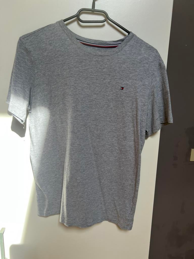 Grijze tschirt Tommy Hilfiger, Kinderen en Baby's, Ophalen of Verzenden, Gebruikt, Jongen of Meisje, Shirt of Longsleeve