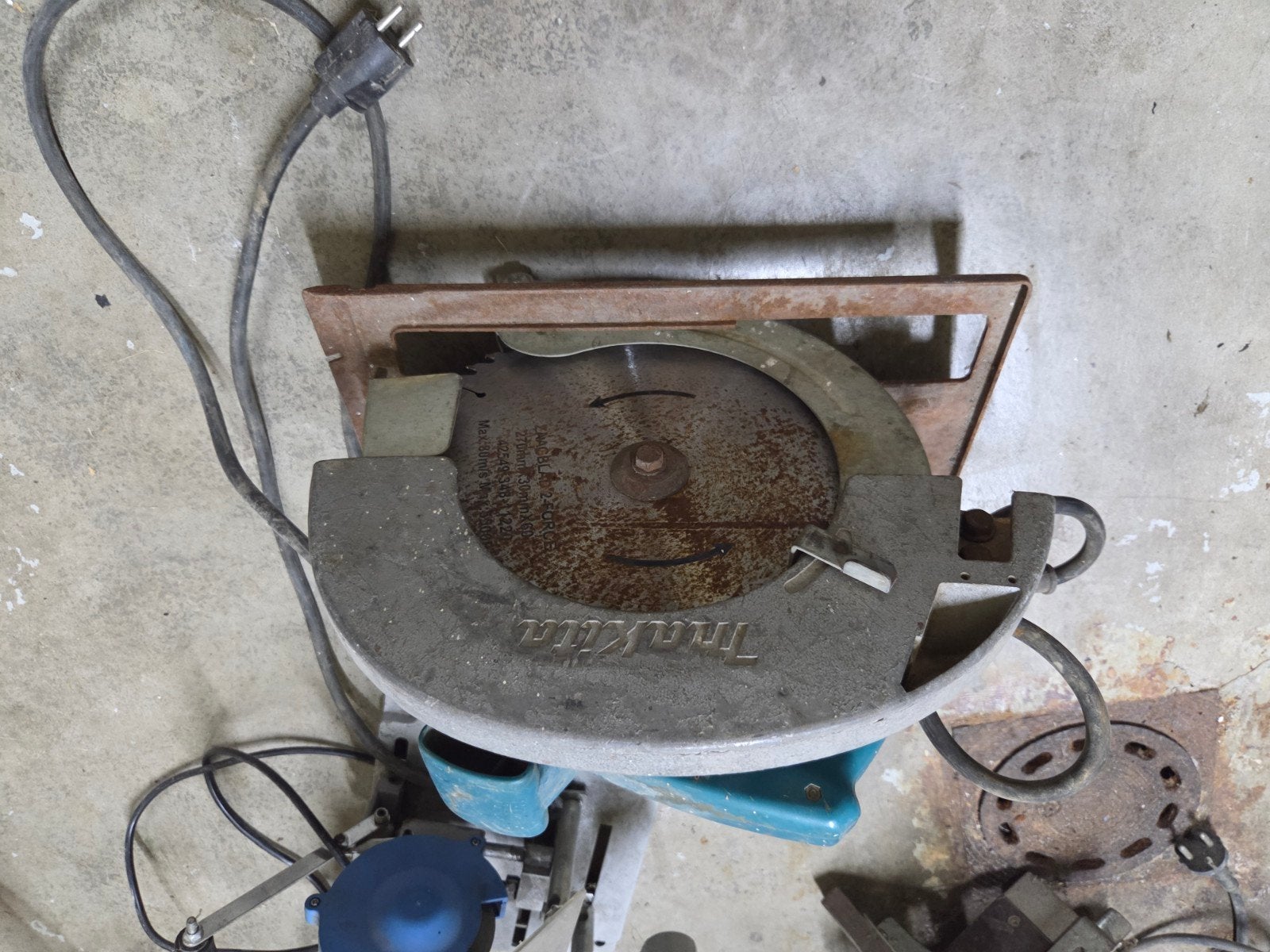 makita zaagmachine, Ophalen