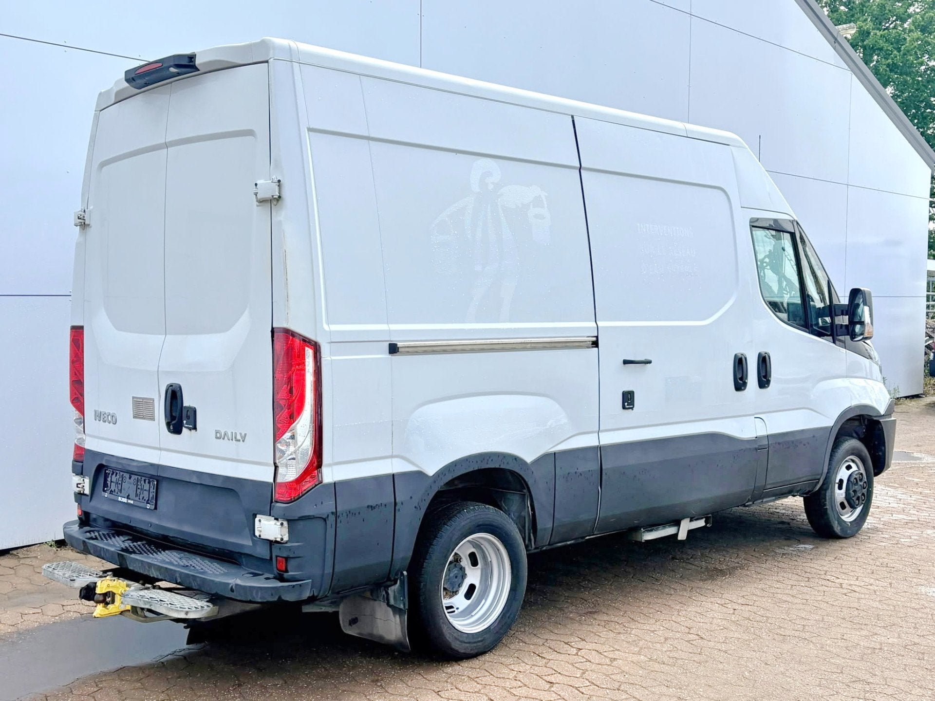 Iveco Daily 35C14 2.3 L2H2 Dubbellucht Airco Camera Trekhaak, Achat, Entreprise, Boîte manuelle, Noir