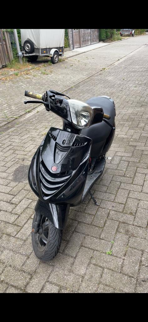 Zip 2t b klasse, Motoren, Ophalen
