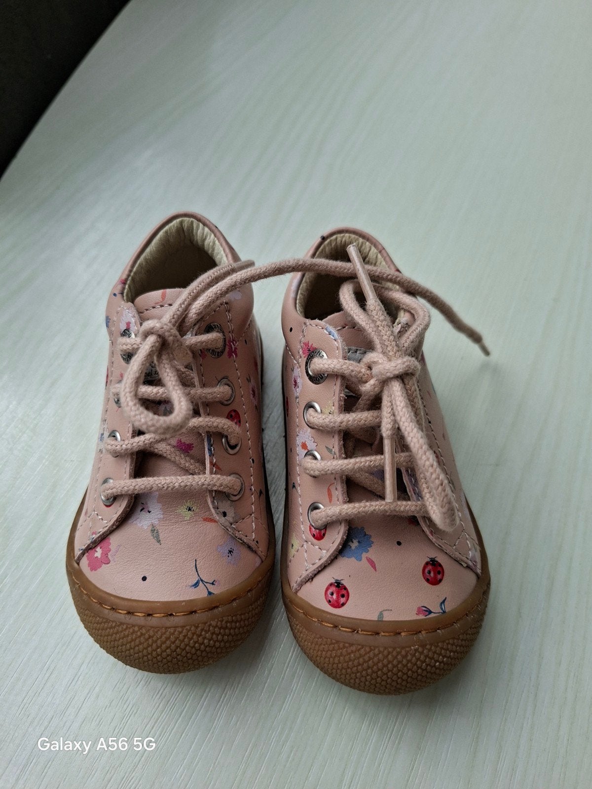 Chaussures pour bébé Naturino, Enlèvement