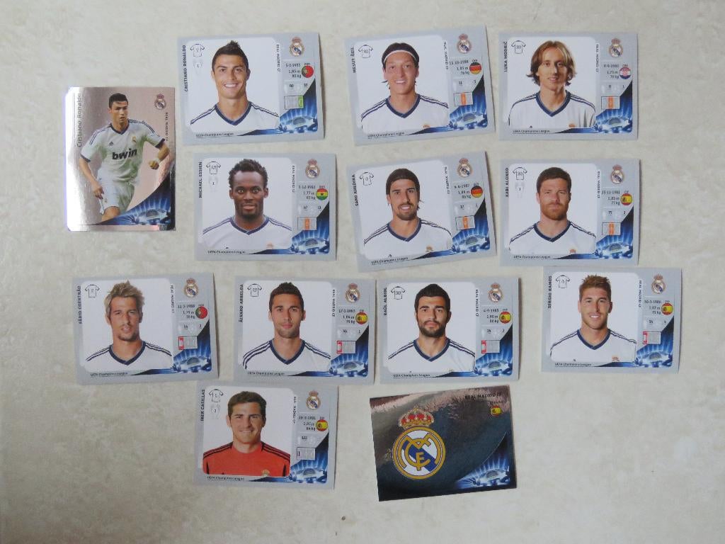 PANINI - LIGUE DES CHAMPIONS 2012-2013 REAL MADRID CF, Enlèvement ou Envoi, Comme neuf, Plusieurs autocollants