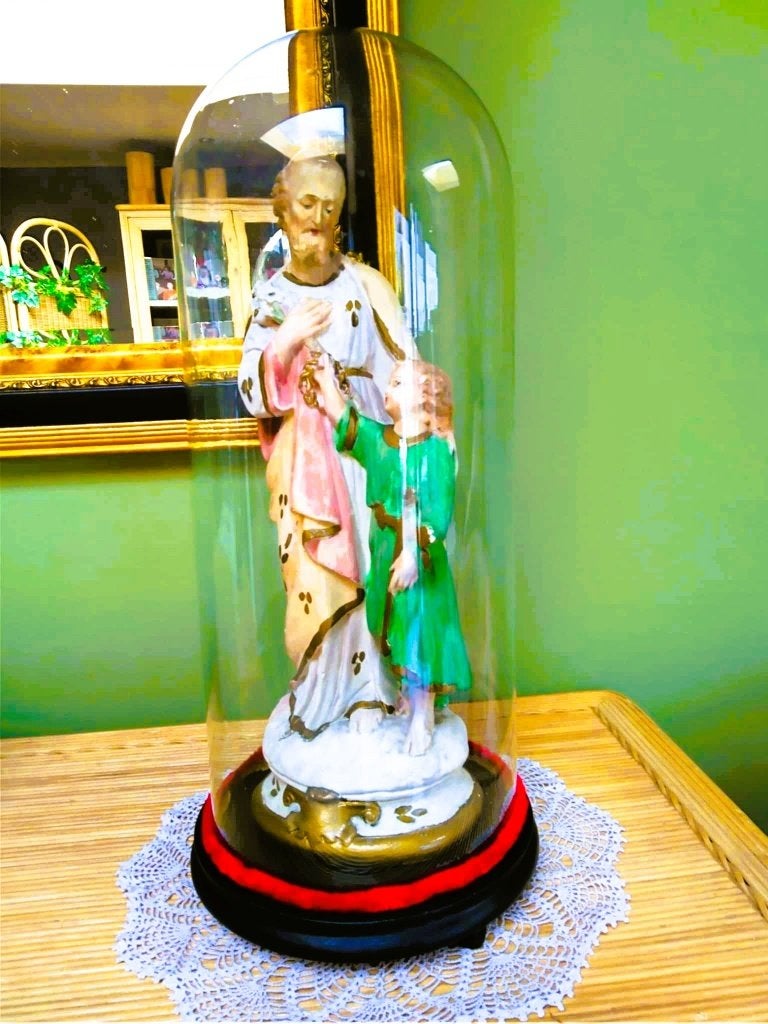 Religieus beeld Sint‑Jozef & Kind Jezus onder stolp., Ophalen