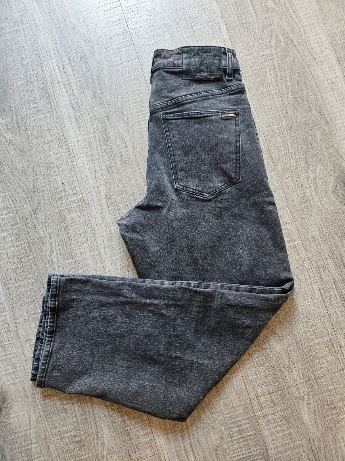 Jeans merk Volcom, Kleding | Heren, Spijkerbroeken en Jeans, Ophalen, W32 (confectie 46) of kleiner, Zo goed als nieuw, Grijs