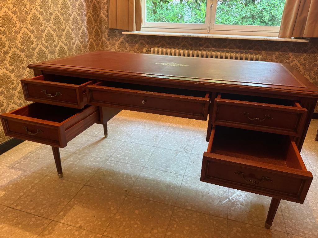 Kersenhout bureau Louis XVI-stijl met bordeaux lederen blad, Maison & Meubles, Bureaux, Comme neuf, Bureau-armoire combiné, Autres marques
