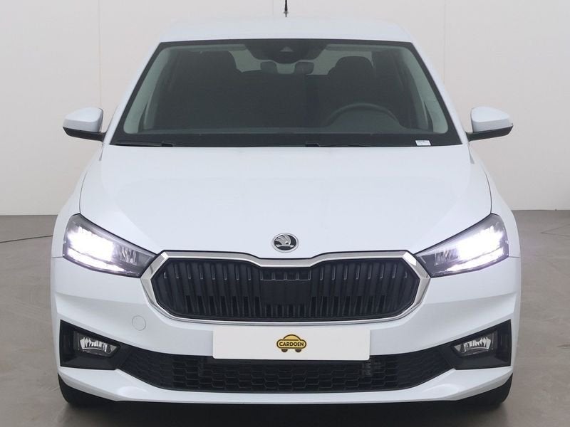 Skoda Fabia 1.0 tsi selection 95, Auto's, Stuurwielverwarming, Gebruikt, Zwart, 95 pk